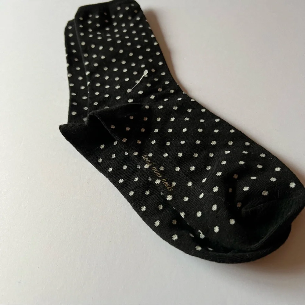 KATE SPADE HEAD OVER HEELS POLKA DOT CREW SOCKS BLACK WHITE POLKA DOTS OS NWOT